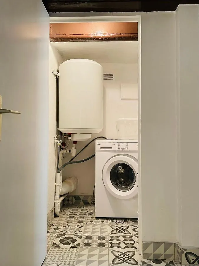 Apartment Dnn - Charming 1 Bedroom # Center Thiers # Free Parking, Wifi And Prime Video France